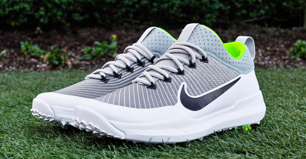 Fuera de servicio vida levantar Nike Golf: FI Premiere - Eighteen Under Par